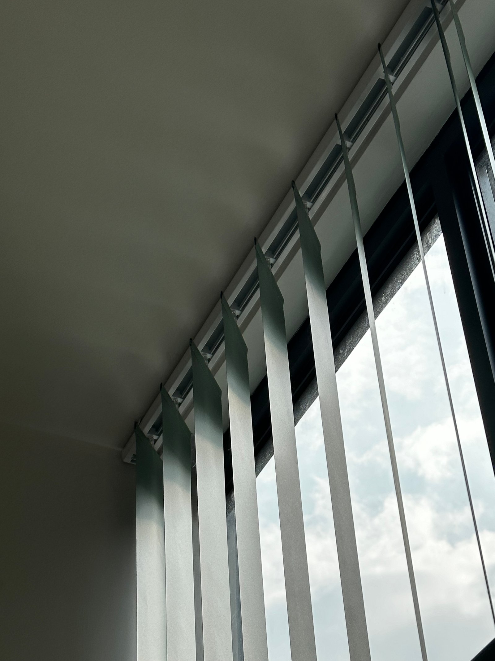 Aneka Sinar Abadi sebagai Supplier Gorden Kantor Tarik di Jakarta, contoh gambar gorden vertical blind
