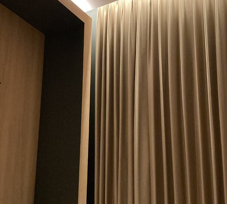 Supplier Rel Gorden Hotel: Railing Tirai dengan Sistem Tarik Senyap