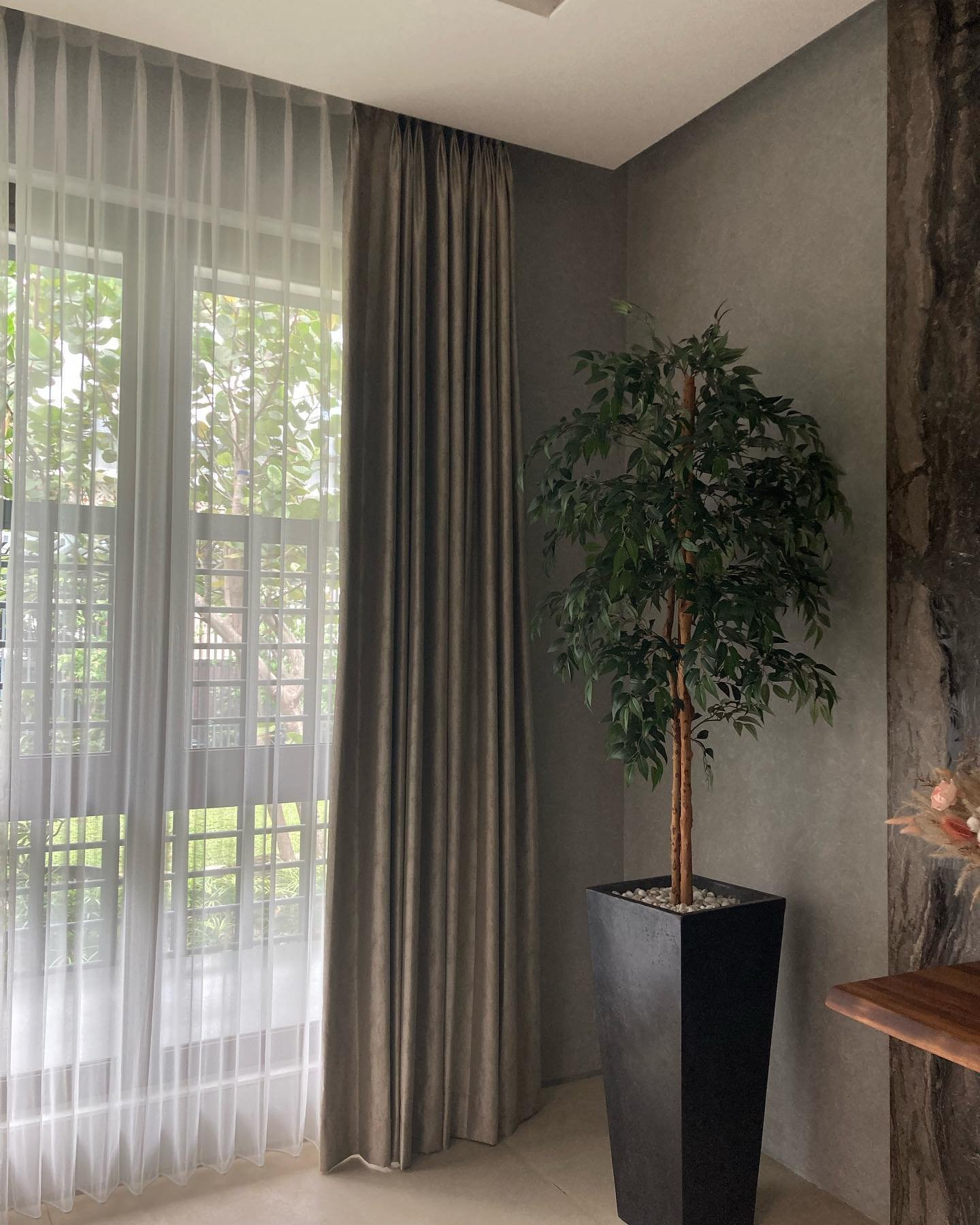 Tips Memilih Gorden Villa di Bali: Vendor Tirai Blackout & Sheer Resort Mewah 4 gambar gorden resort, gorden villa