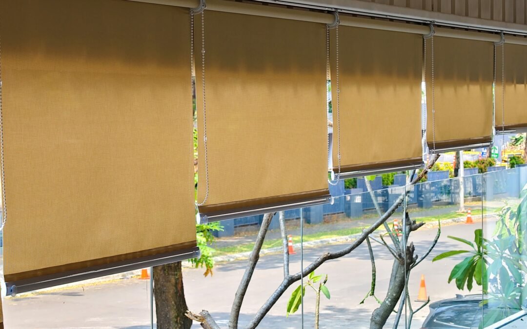 Aneka Sinar Abadi: Supplier Zip Blind Outdoor Tennis Court Solusi Tirai Perlindungan Cuaca