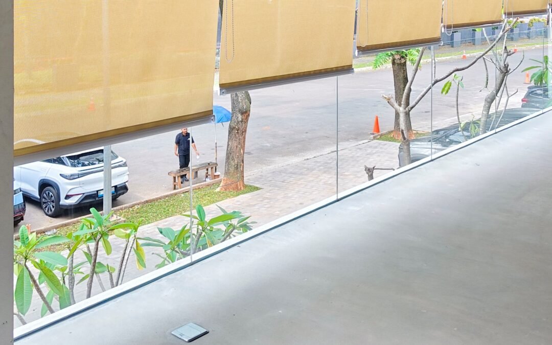 Aneka Sinar Abadi: Vendor Zip Blind Outdoor Sport Club Jual Tirai Gulung Eksterior