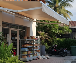 Distributor Awning Canopy Tahan Air dari Aneka Sinar Abadi Jual Kanopi Gulung Manual