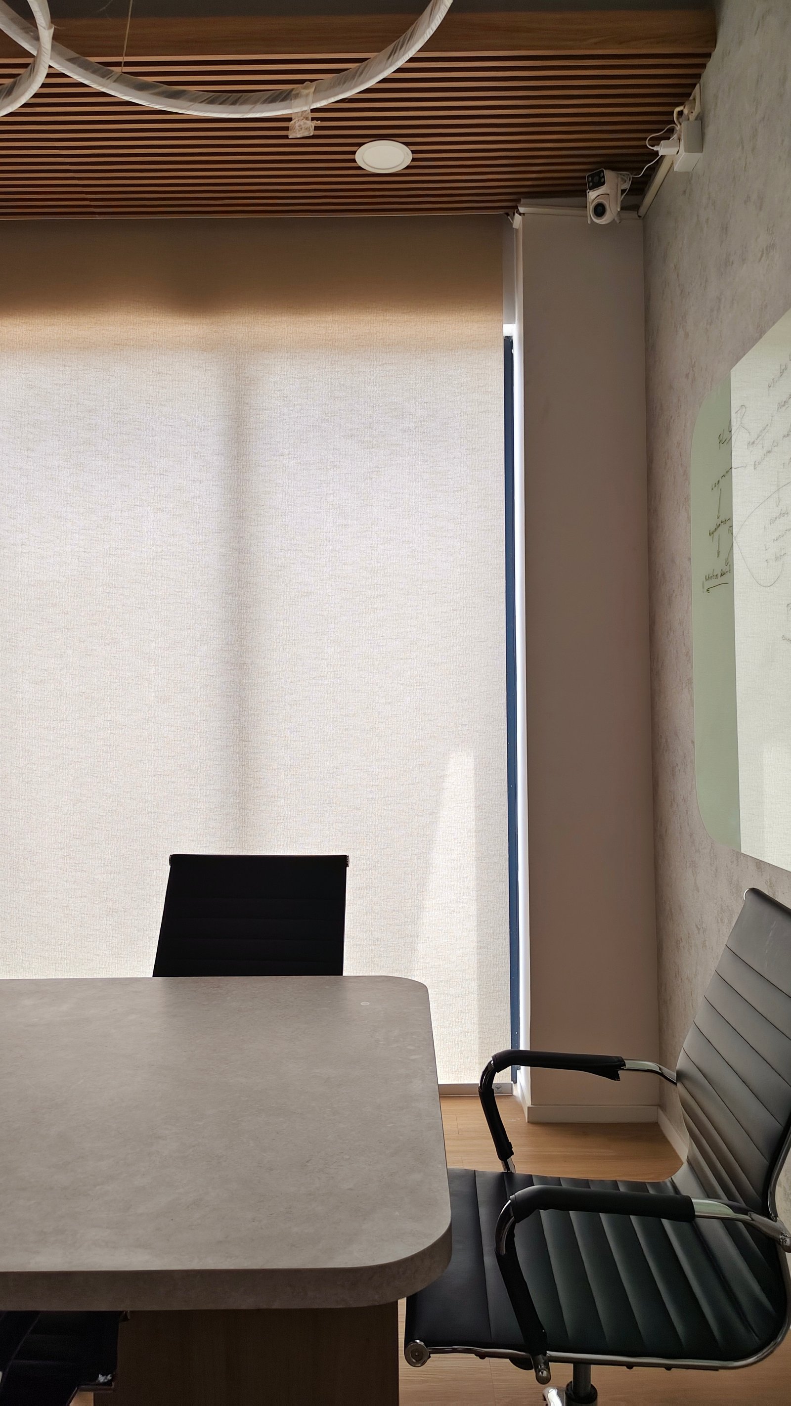 contoh gambar roller shade blind