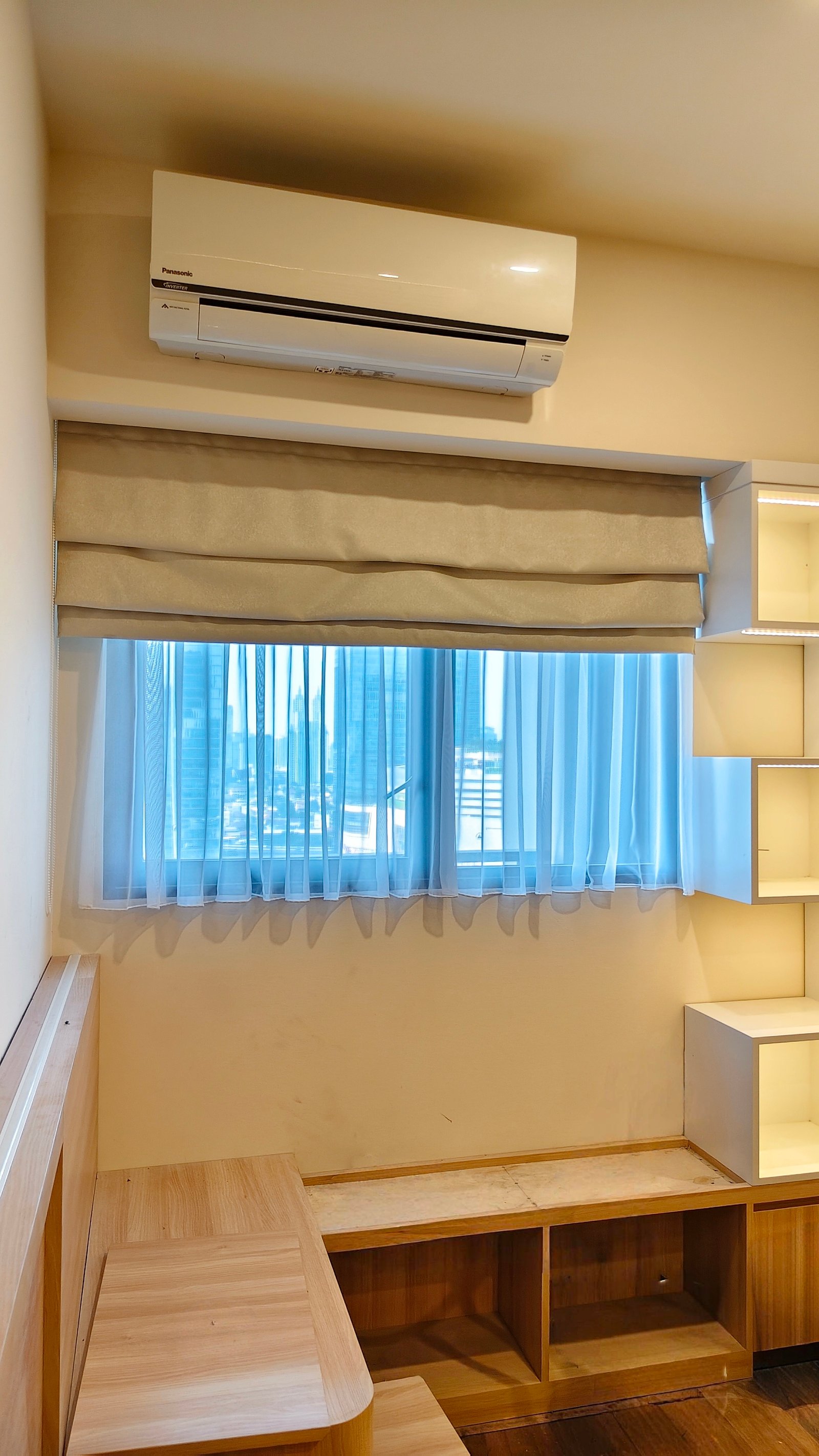 penggunaan roman blind atau roman shades