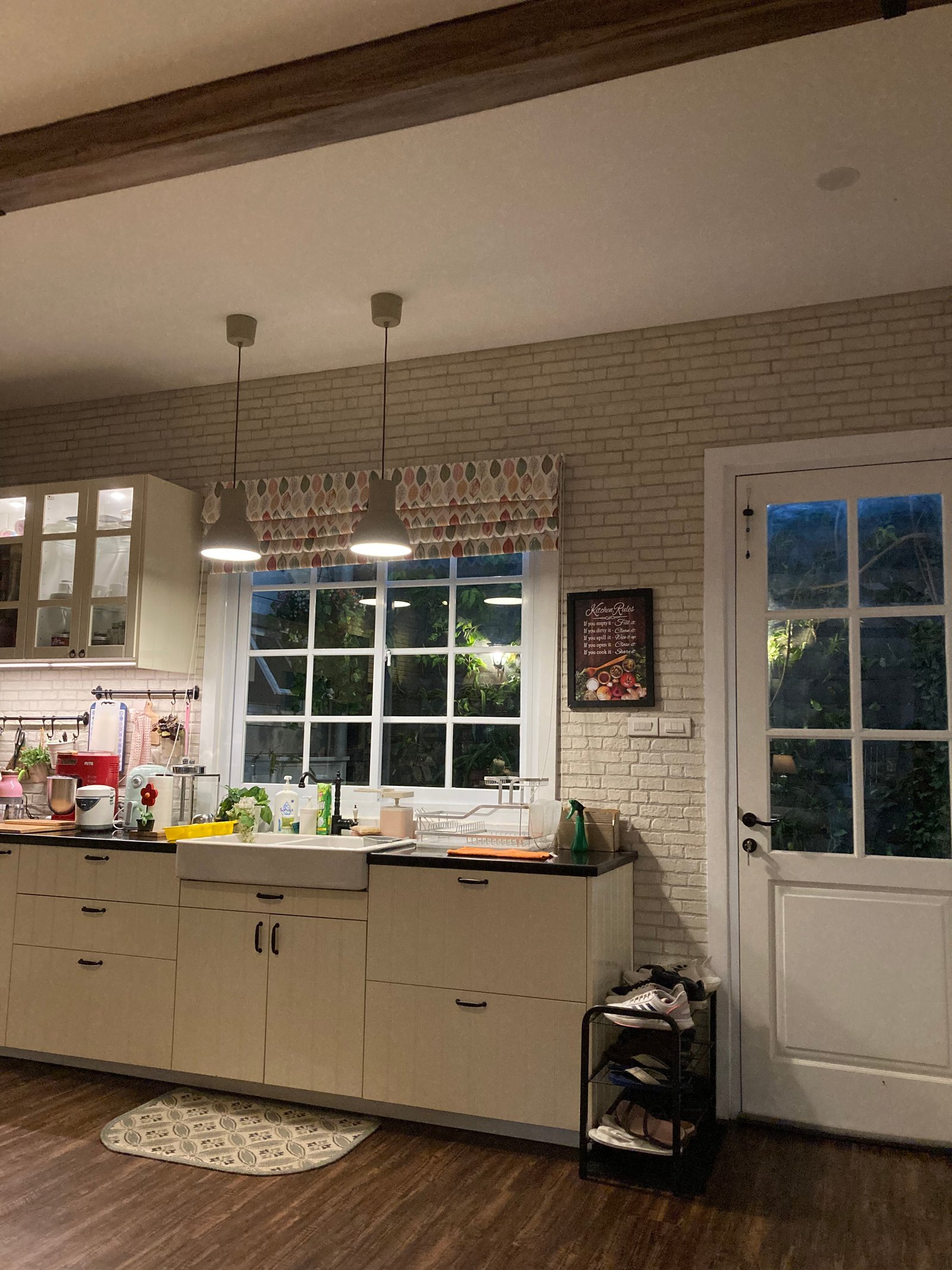 penggunaan roman blind atau roman shades