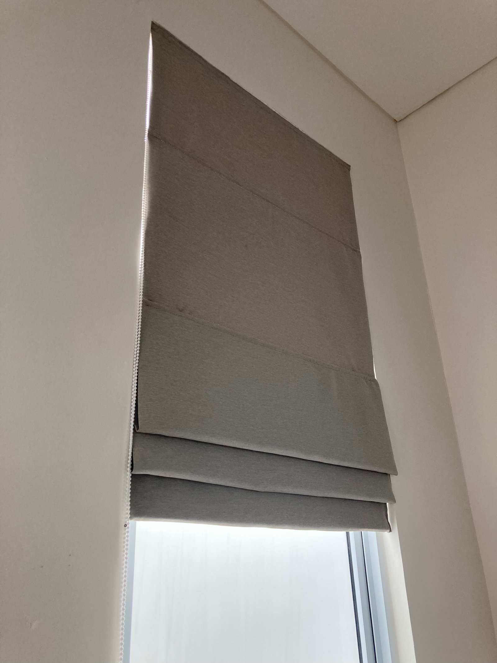 Jual Roman Blind Minimalis Apartemen 2 contoh produk roman blind atau roman shade