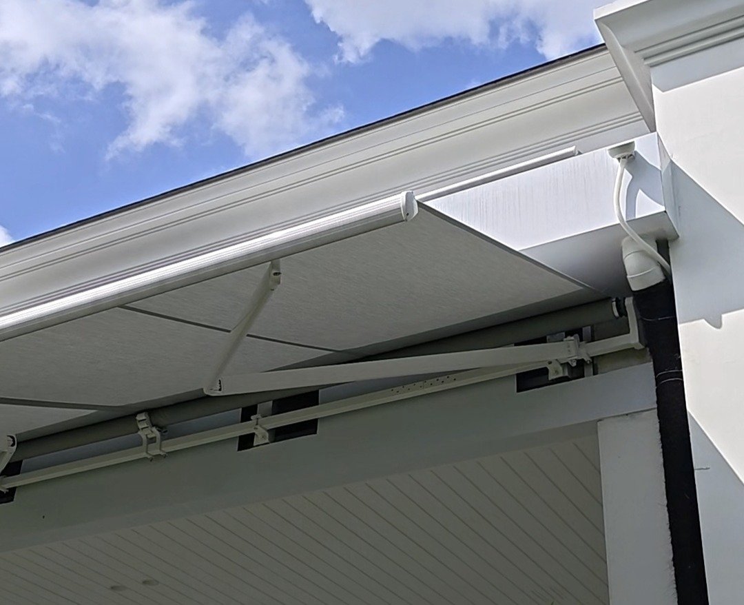 Awning Gulung Otomatis: Jenis, Harga, dan Tips Memilih untuk Proyek Komersial 3 Awning Gulung Otomatis, Jenis awning gulung, Harga awning gulung