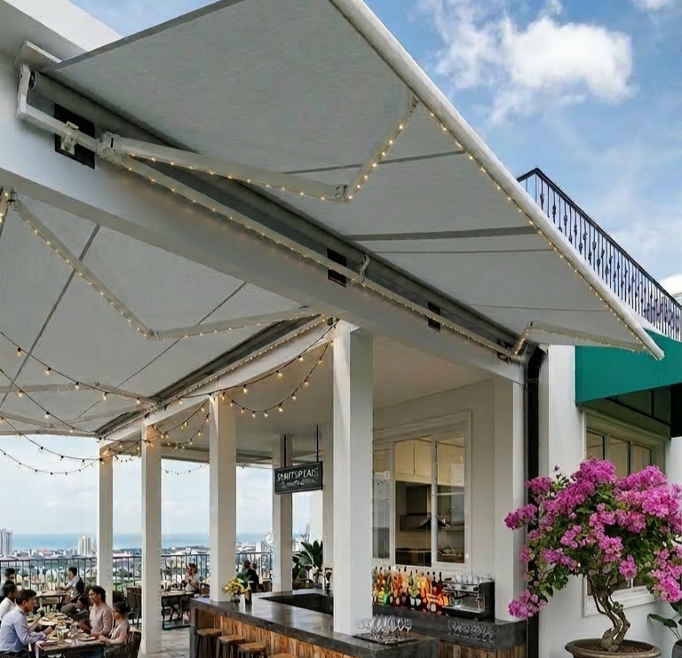 penggunaan Awning Gulung Remot / Kanopi Otomatis untuk Rooftop Restoran & Cafe