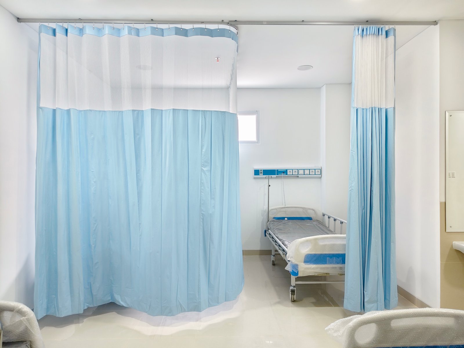 contoh gambar tirai medis PVC / gorden plastik