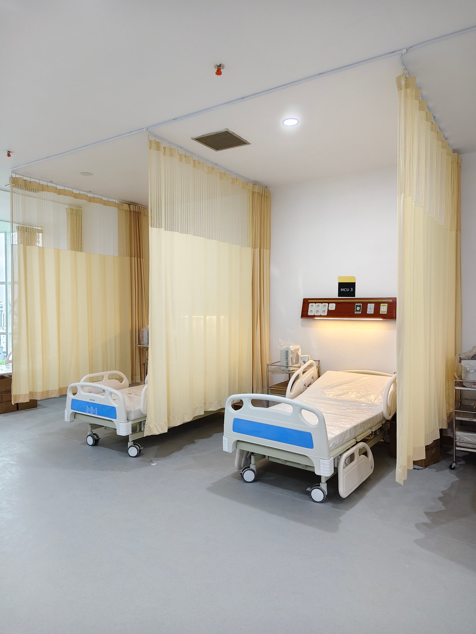 contoh gambar tirai partisi