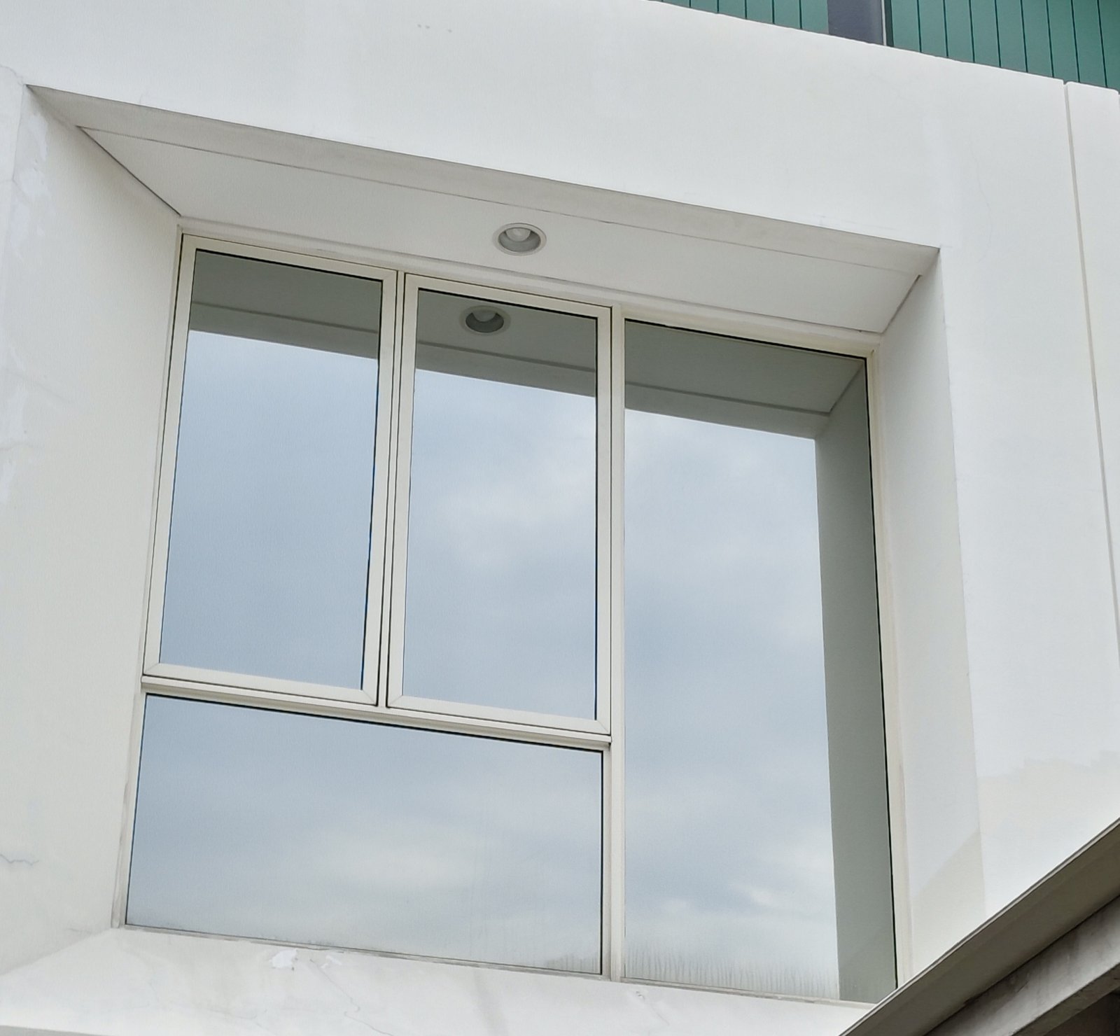 Cara Kerja Smart Film / kaca film building, Panduan bagi Arsitek dalam Perancangan Ruang Privat