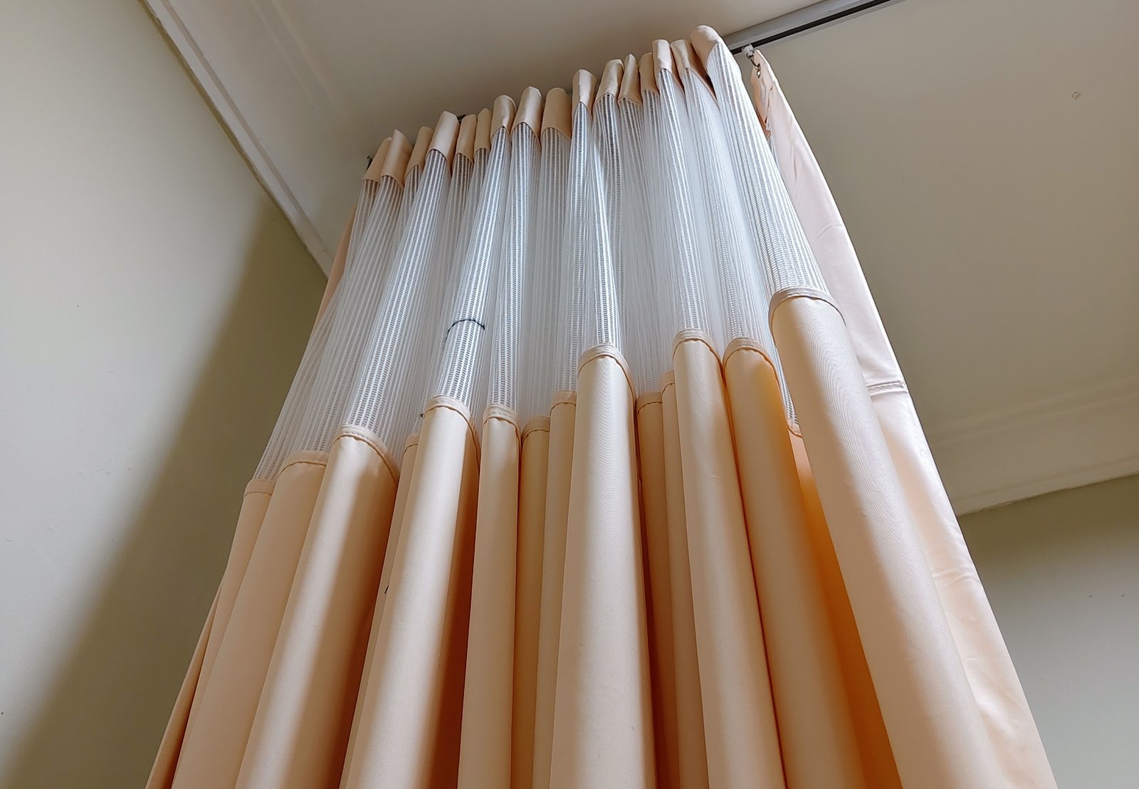 Harga plastik global naik di 2026, dampak harga plastik naik terhadap harga gorden pvc dan harga interior plastik