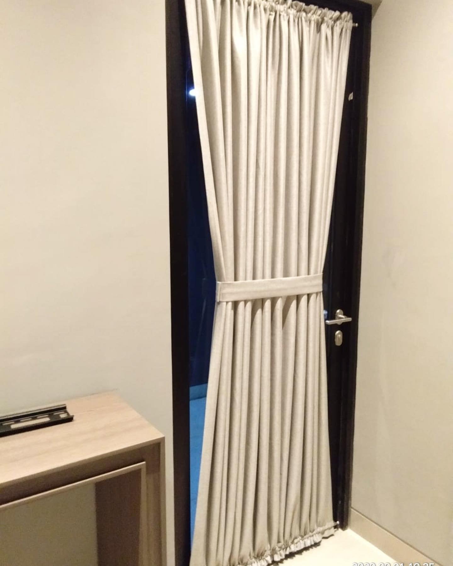 gorden pintu model kupu-kupu