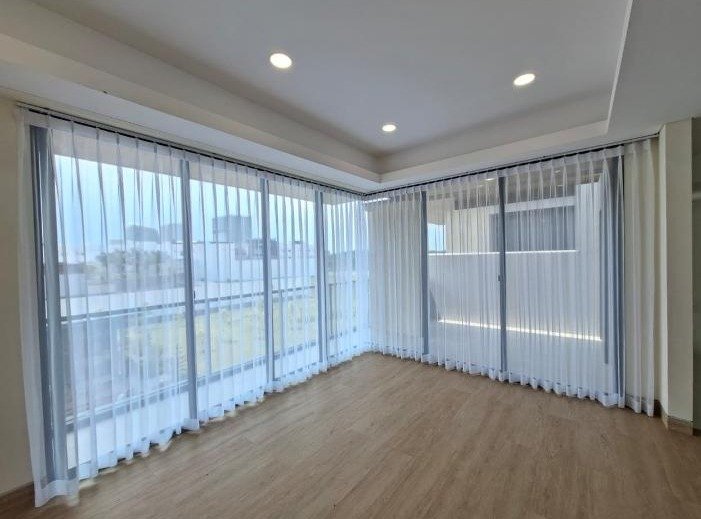 Aneka Sinar Abadi hadir sebagai Produsen Gorden Vitrase SOHO Modern melayani Jasa Fabrikasi Tirai Kantor untuk Perusahaan Kreatif & Startup