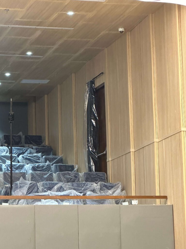 Jakarta International School Gorden Auditorium / Teater 4
