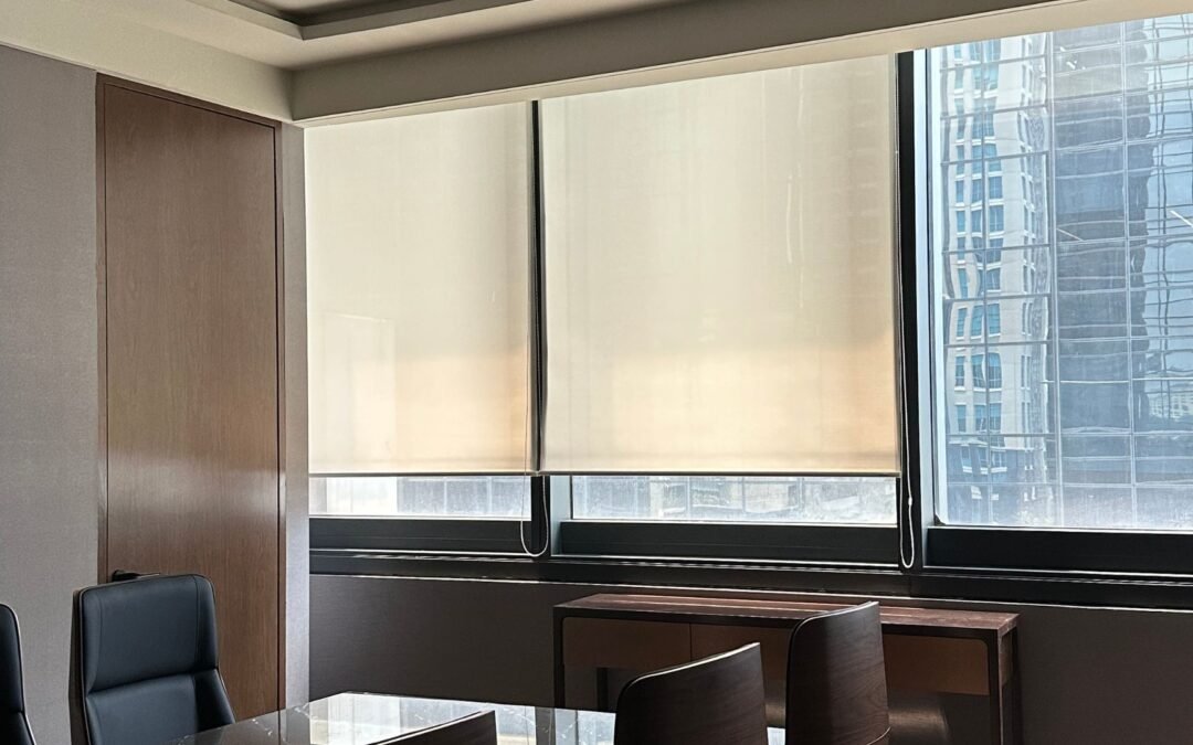 Onna Roller Blind Minimalis (Ukuran Custom) dan mengenalkan roller blind lokal terbaik dari Aneka Sinar Abadi