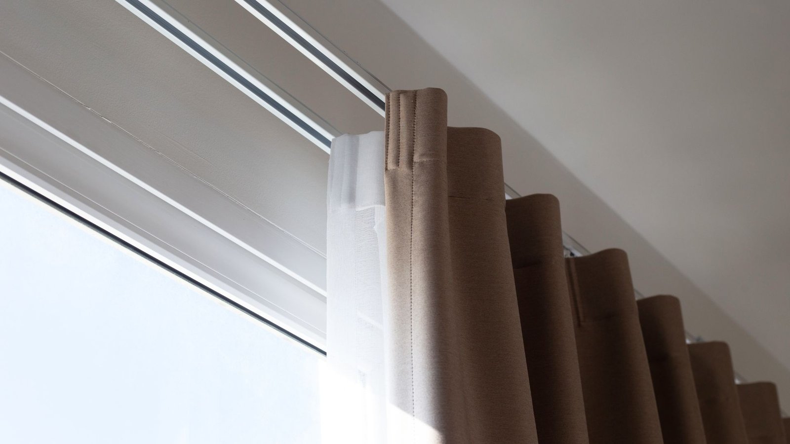 Jual Motorized Curtain Track System Terbaru | Set Gorden Rel Otomatis 2 gambar Rel Gorden Double Full Set Terbaru Terbaik