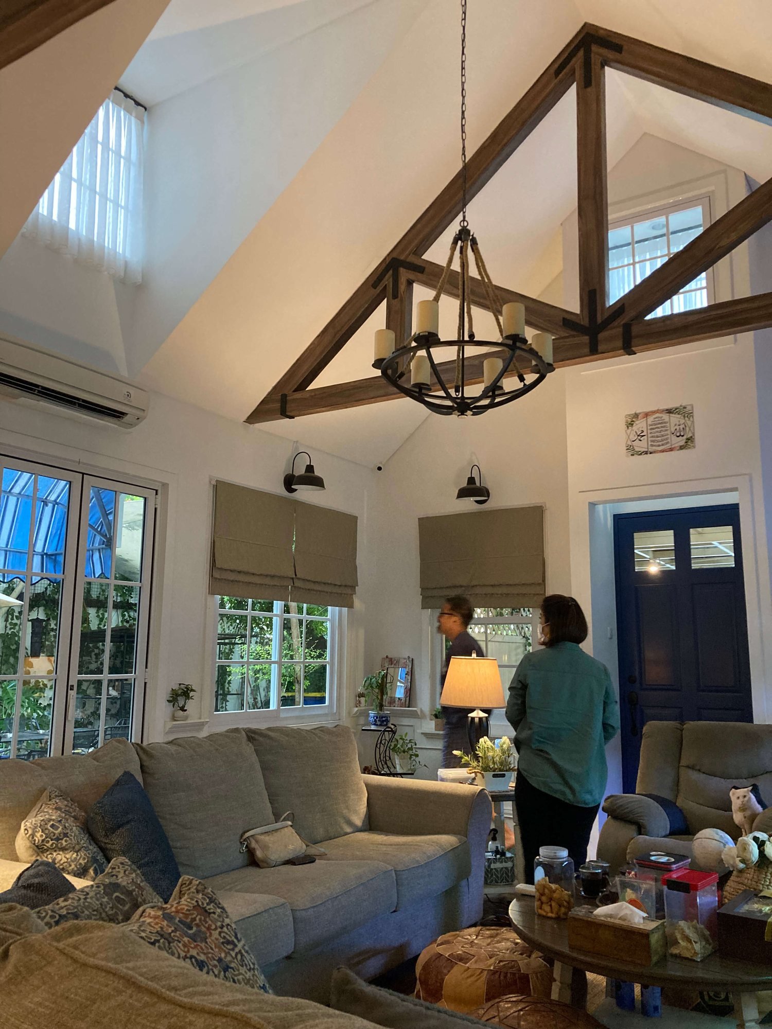 Roman blind ruang keluarga dan area pintu utama: Bpk Hariman, Pancoran