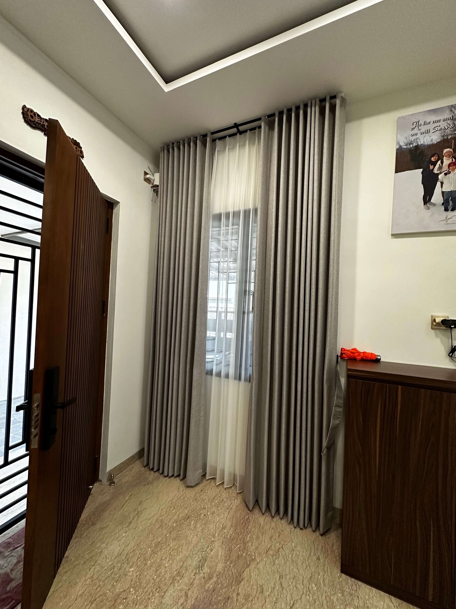 Gorden area pintu masuk: Bu Norita, Meruya