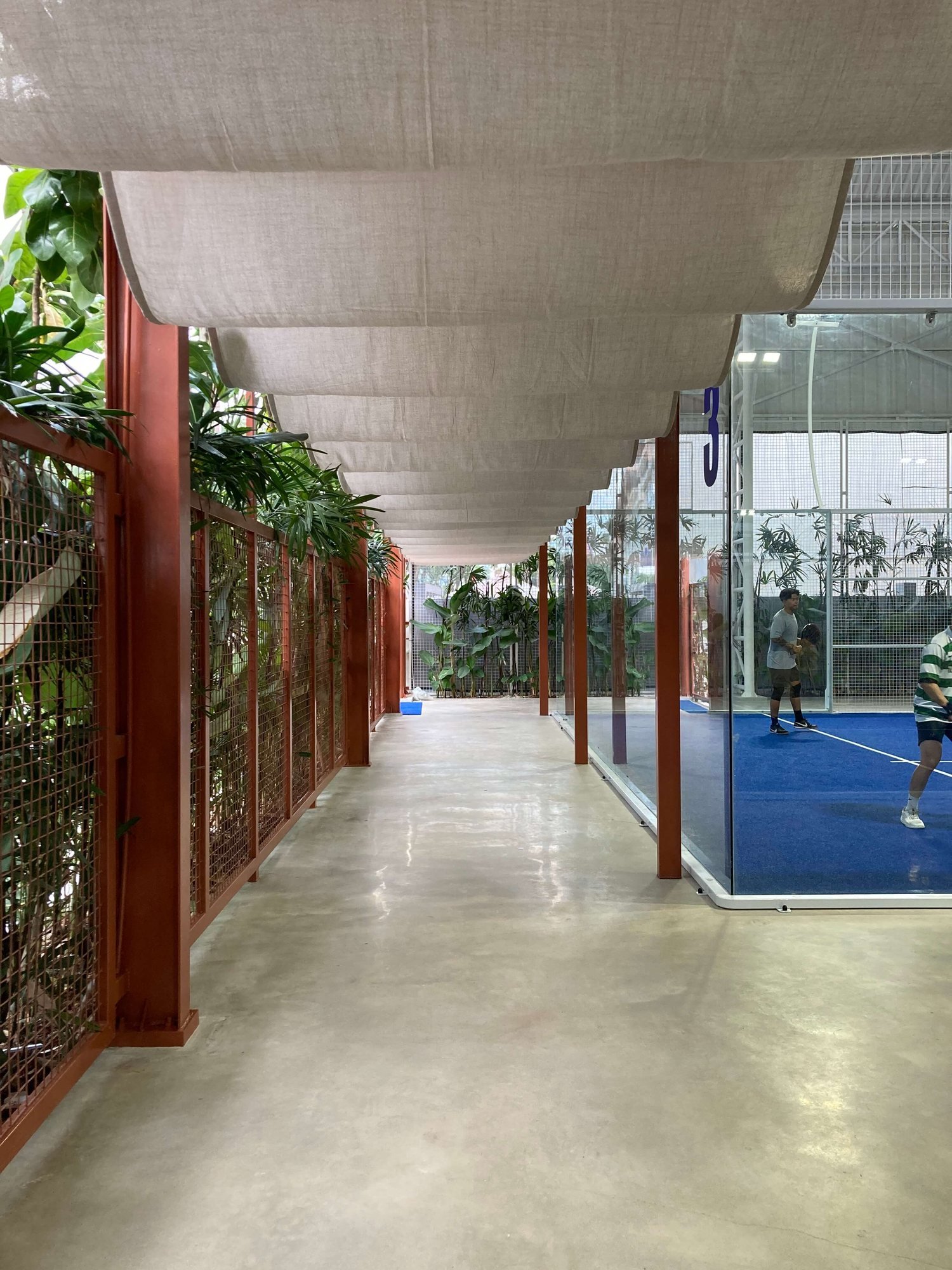Gorden Fasilitas Olahraga Lapangan Padel: Bu Elly (7)