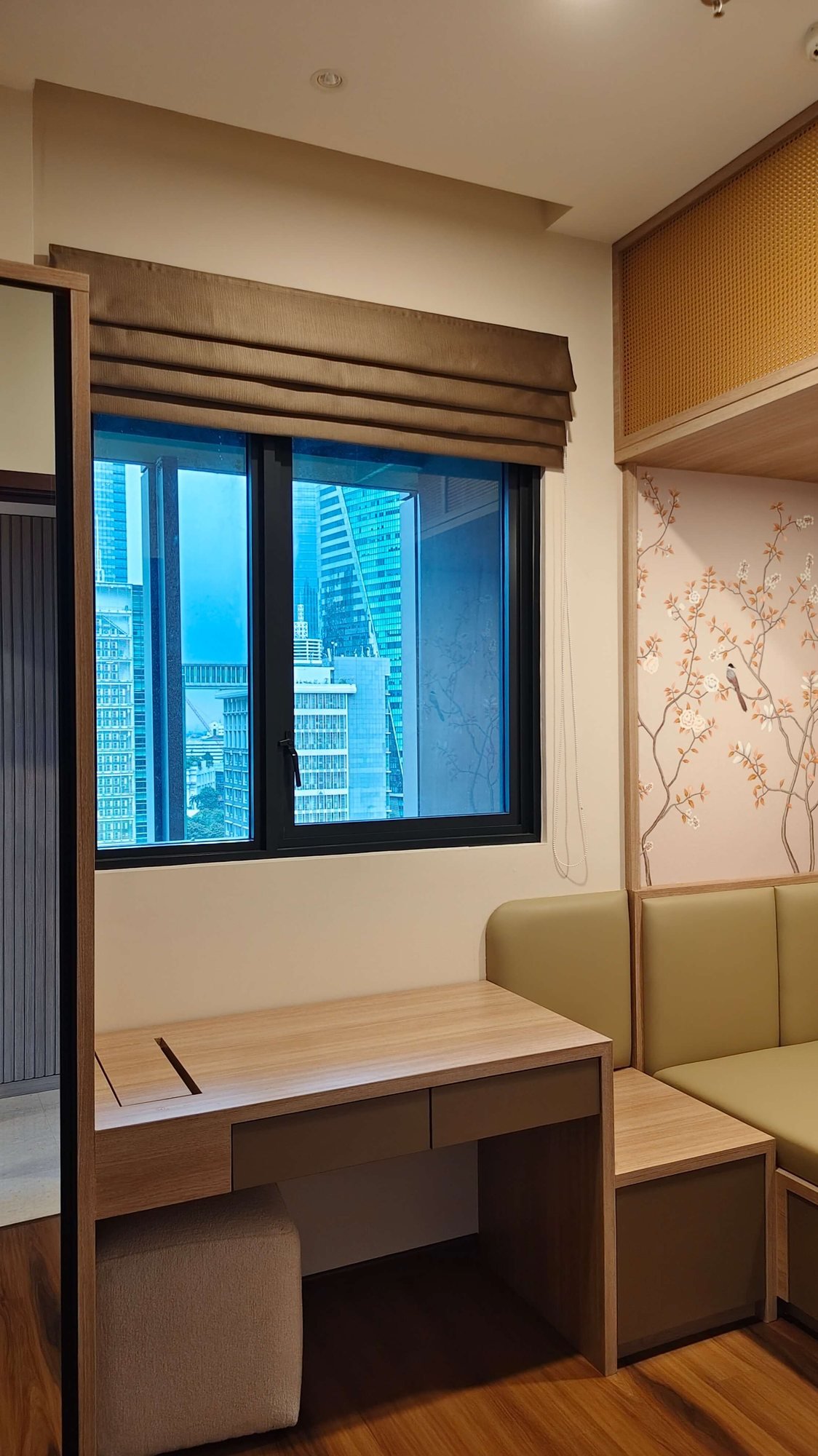 Gorden Residence Kuningan: Bu Hera (1)