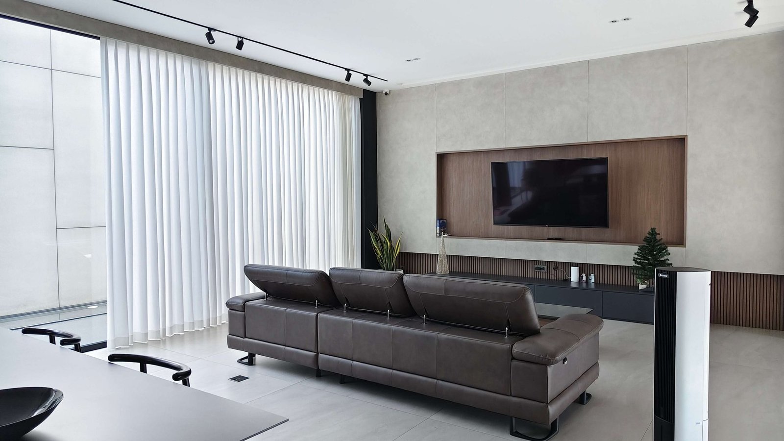 Gorden Residence Bintaro: Bu Inez (4)