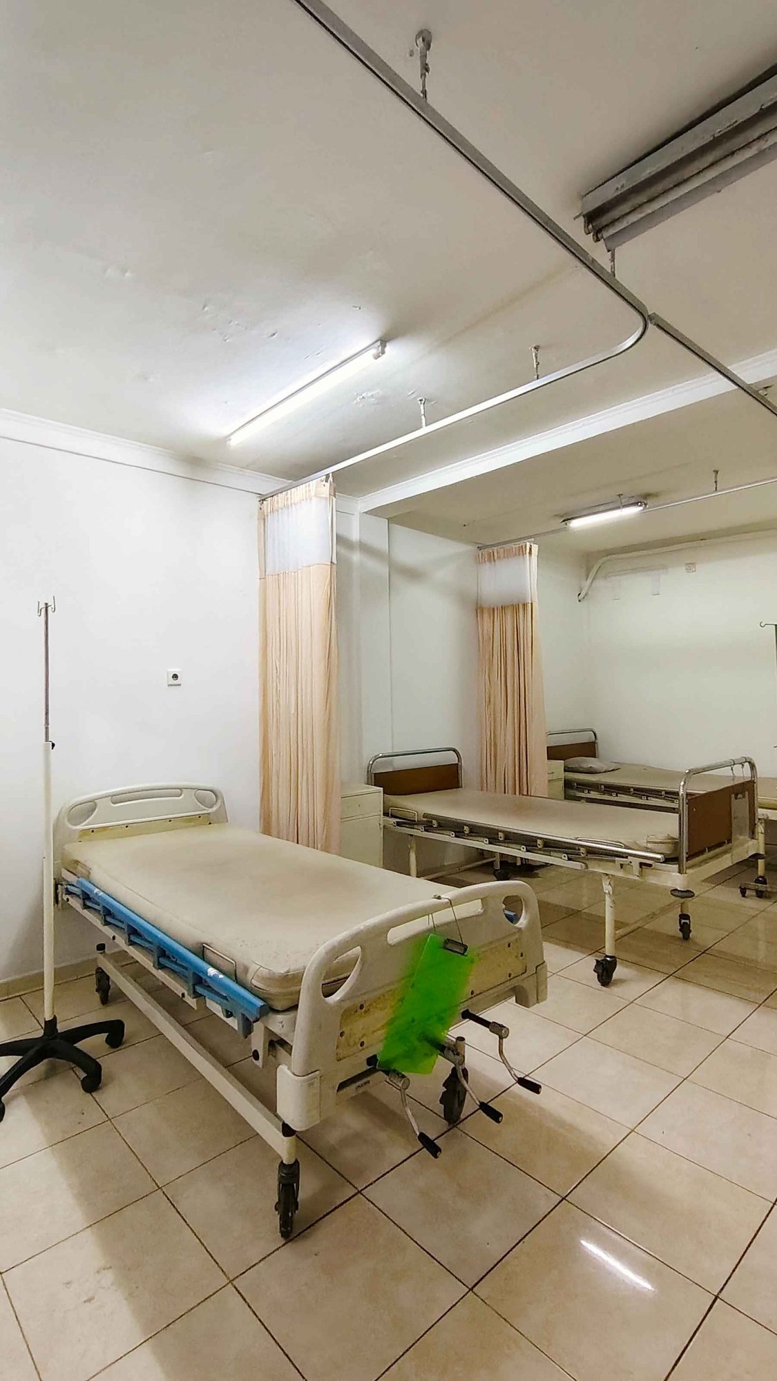 Jual Rel Gorden Patra Terbaik: Rel Gorden Lengkung Besi Gordyn Sekat Ruangan Rumah Sakit & Klinik 3 gorden rumah sakit
